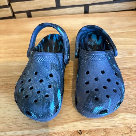 Crocs Blue Tie Dye Clogs Size C8 - Picture 3 of 9